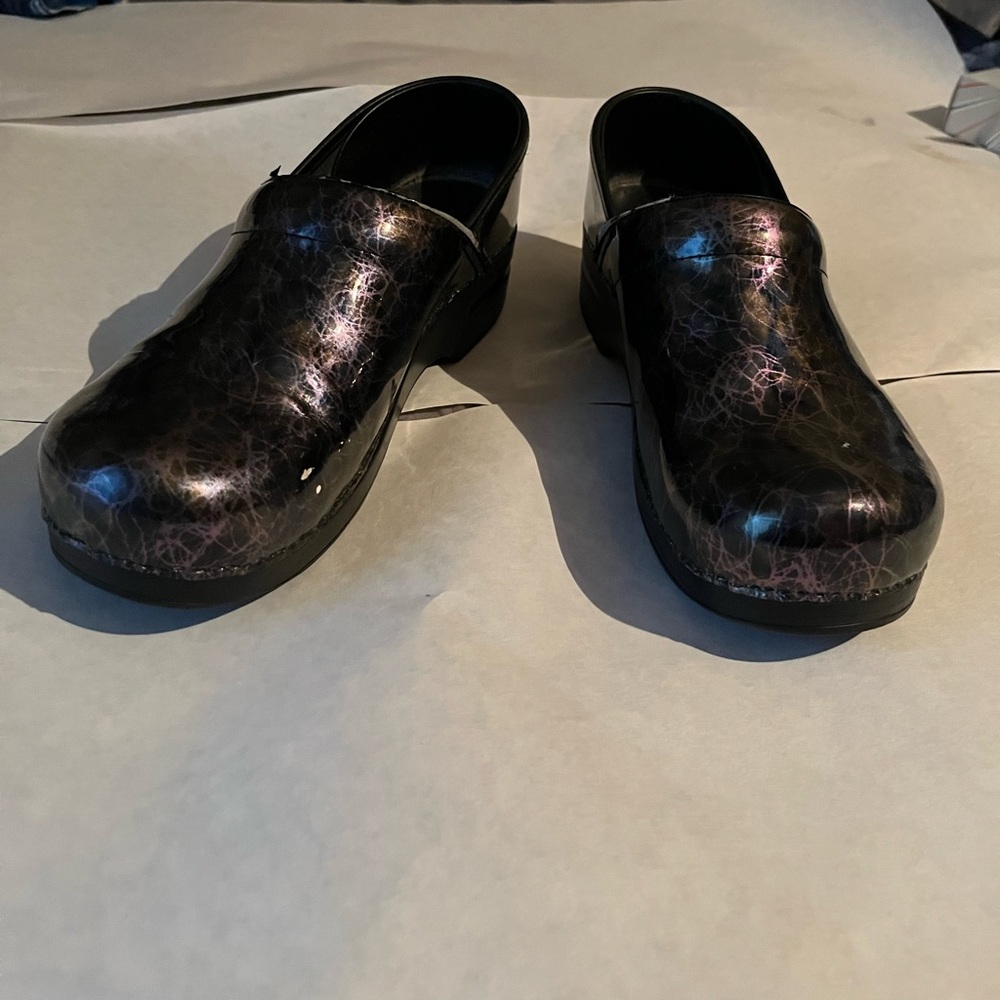 Cool designed dansko nursing shoes.